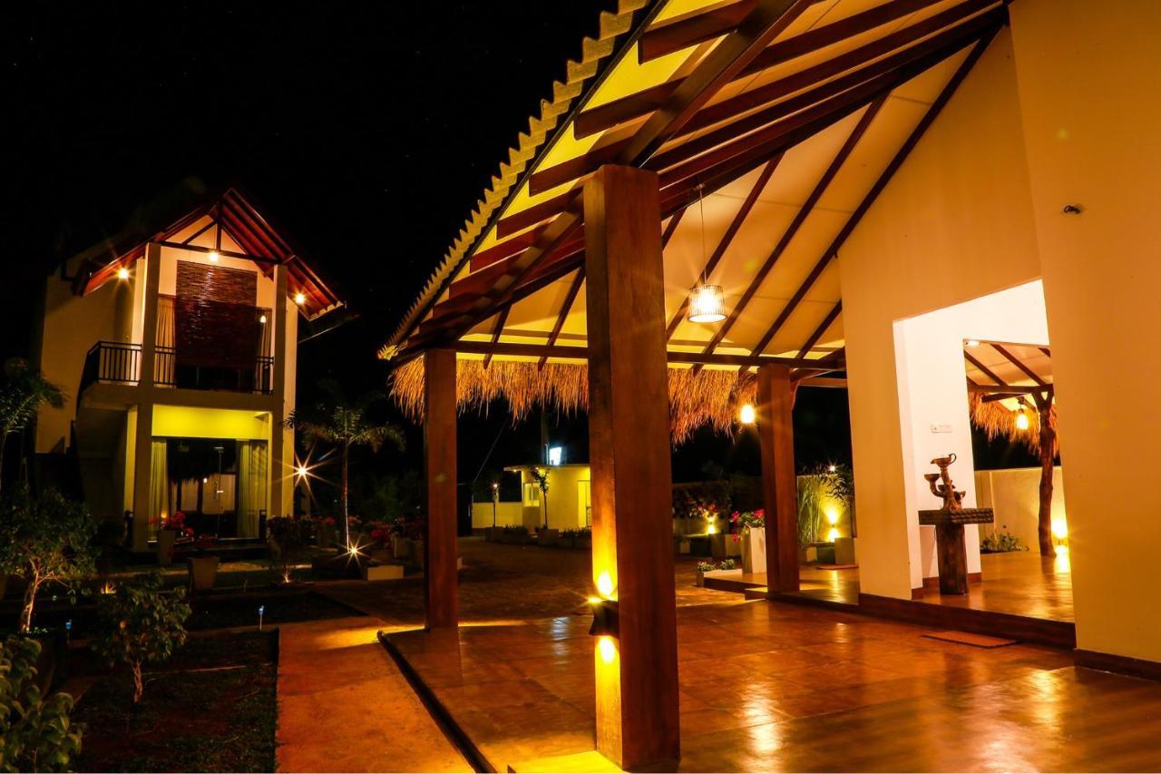 Avonil Resort Yala Тиссамахарама Экстерьер фото